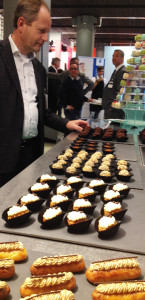Tasting Chapeau patisserie H600